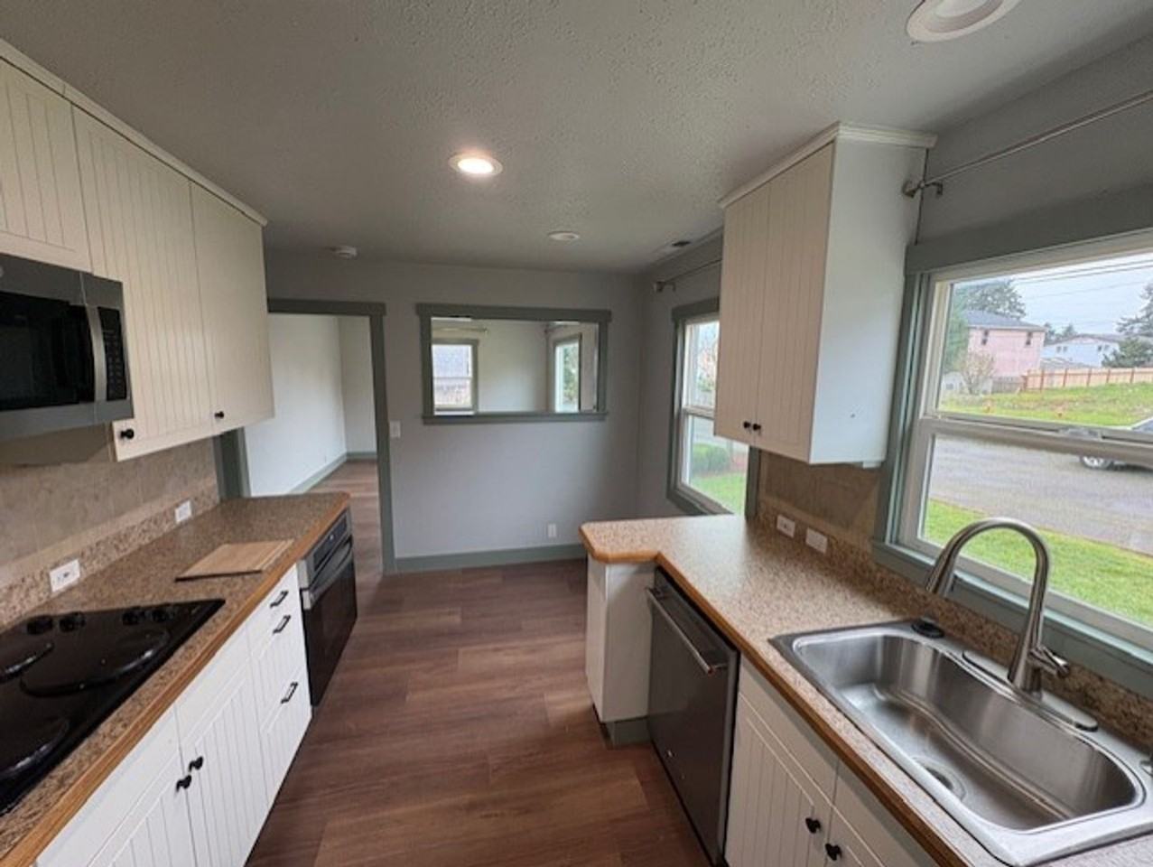 365 King St S - Photo 5 of 16