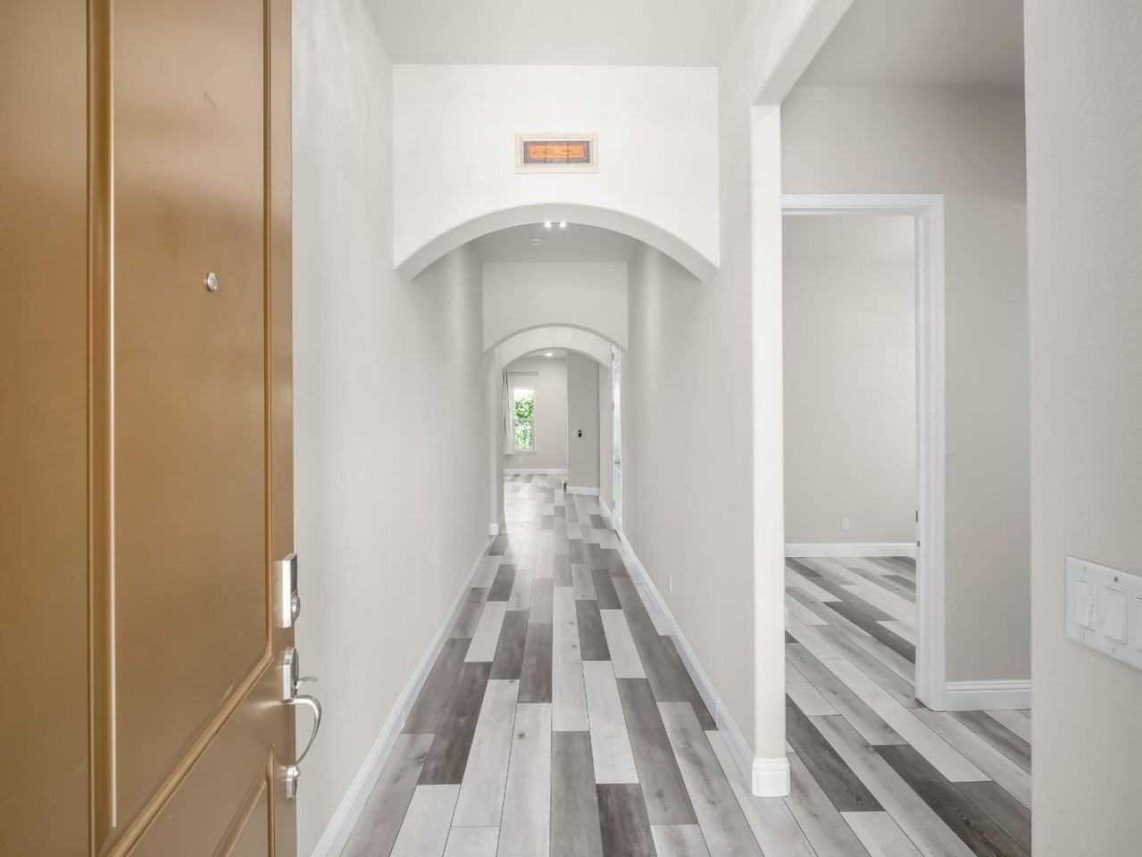 1026 E Carnoustie Ave - Photo 2 of 31