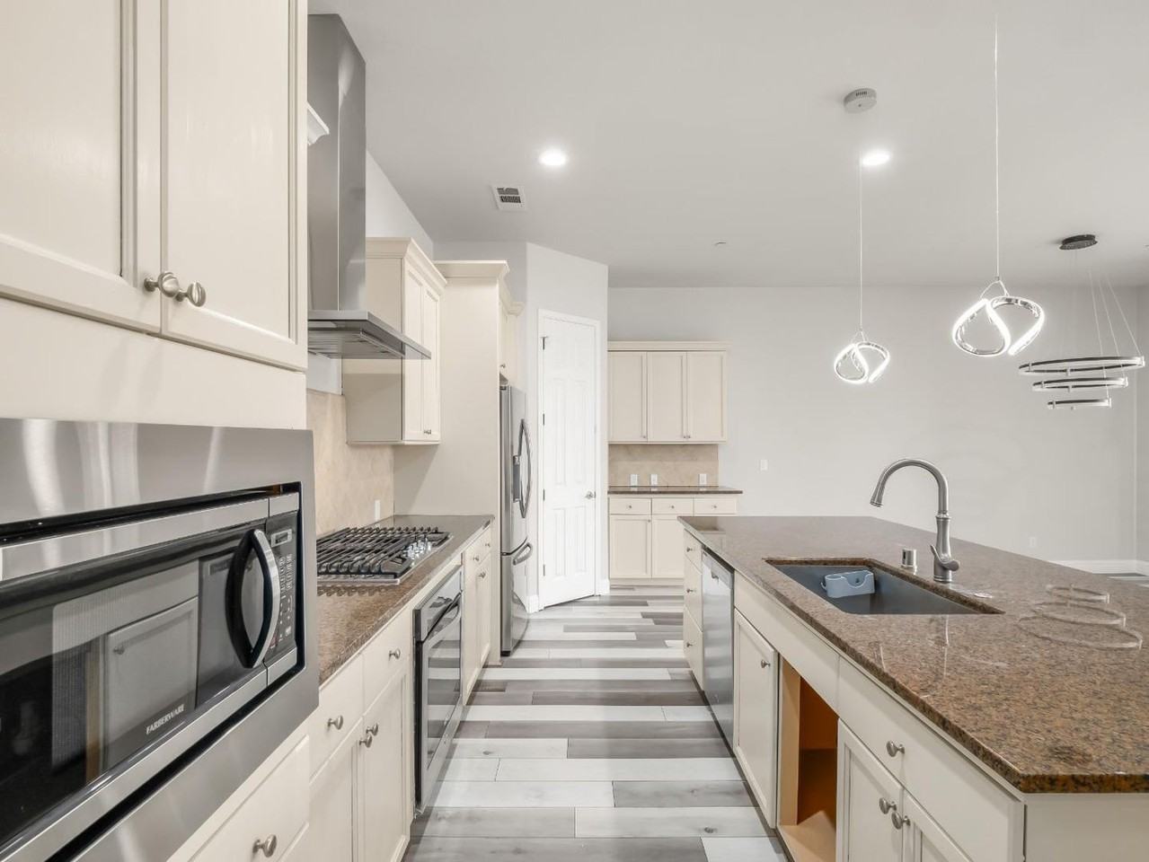 1026 E Carnoustie Ave - Photo 7 of 31