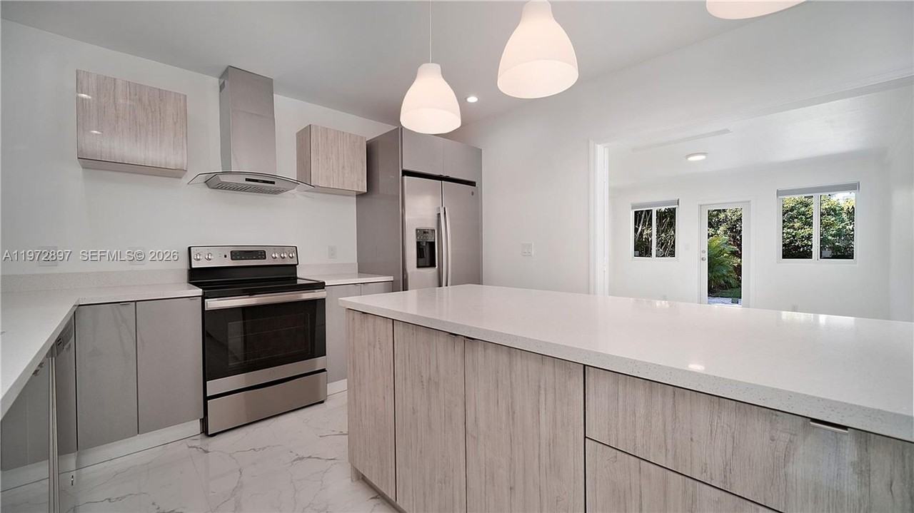 11690 Sw 81st Rd - Photo 3 of 16