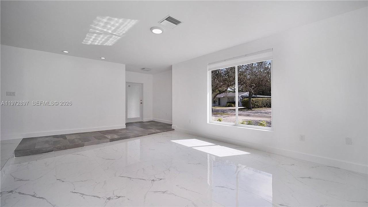 11690 Sw 81st Rd - Photo 5 of 16