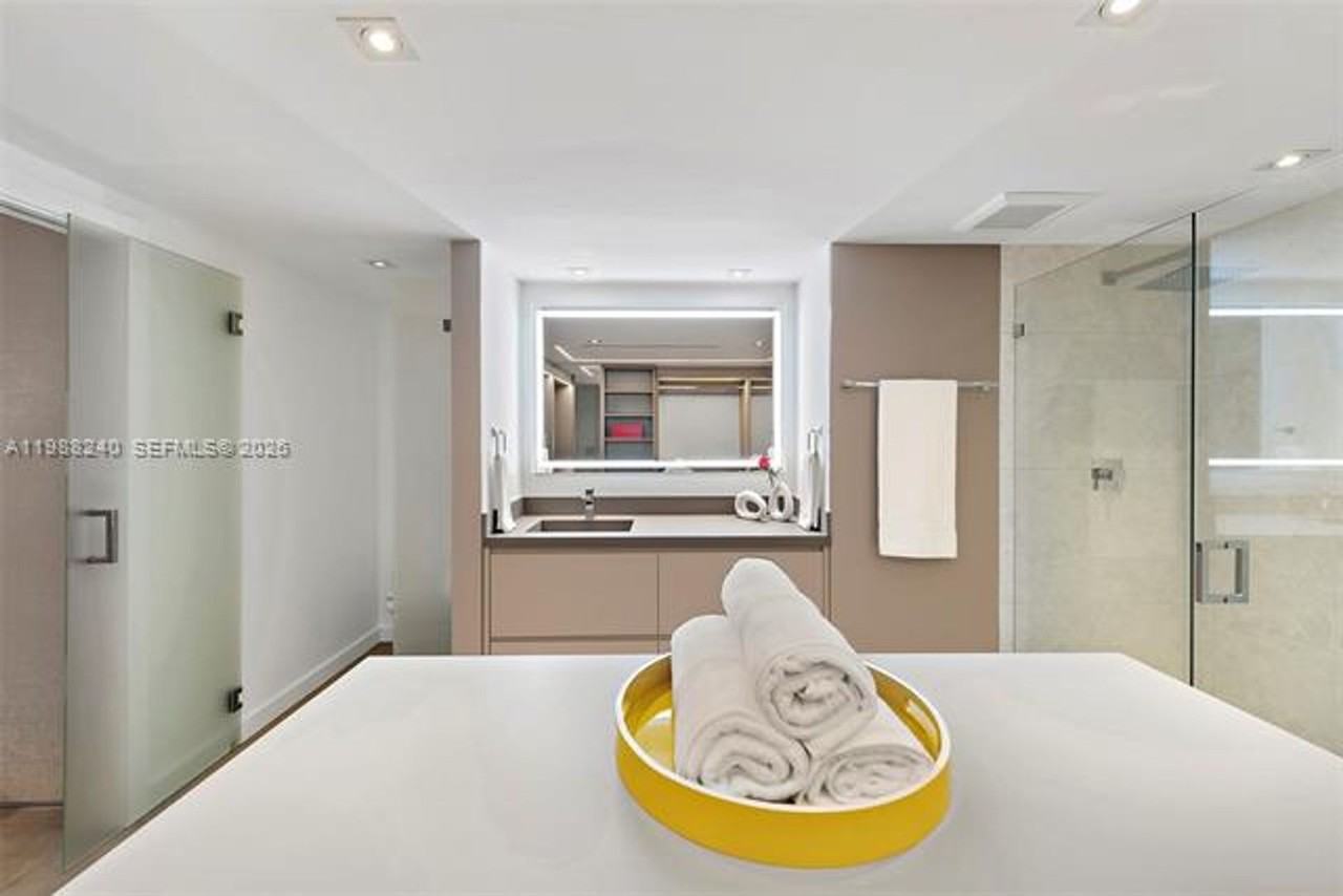 2301 2301 Collins Ave appt 1004 - Photo 4 of 50