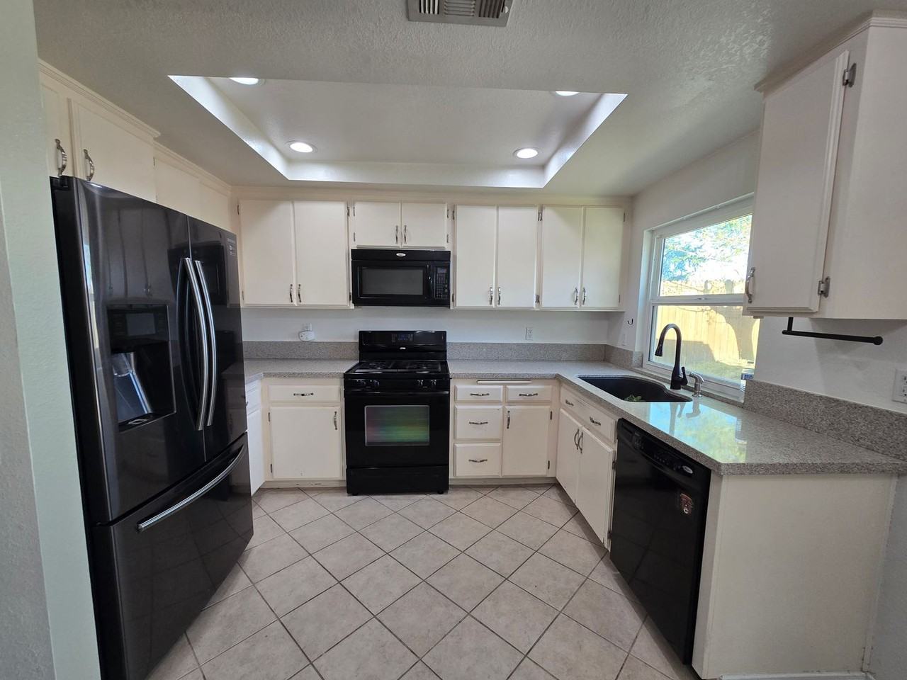 2835 La Vida Dr - Photo 6 of 17