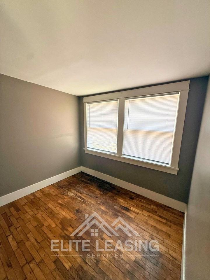 1134 Sw Garfield Ave - Photo 3 of 8