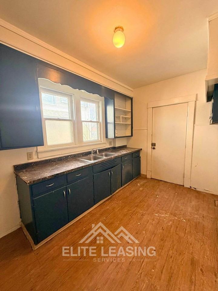 1134 Sw Garfield Ave - Photo 5 of 8