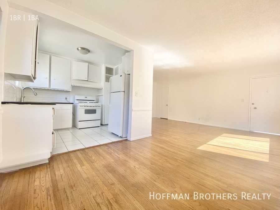 1162 N Orange Grove Ave #3