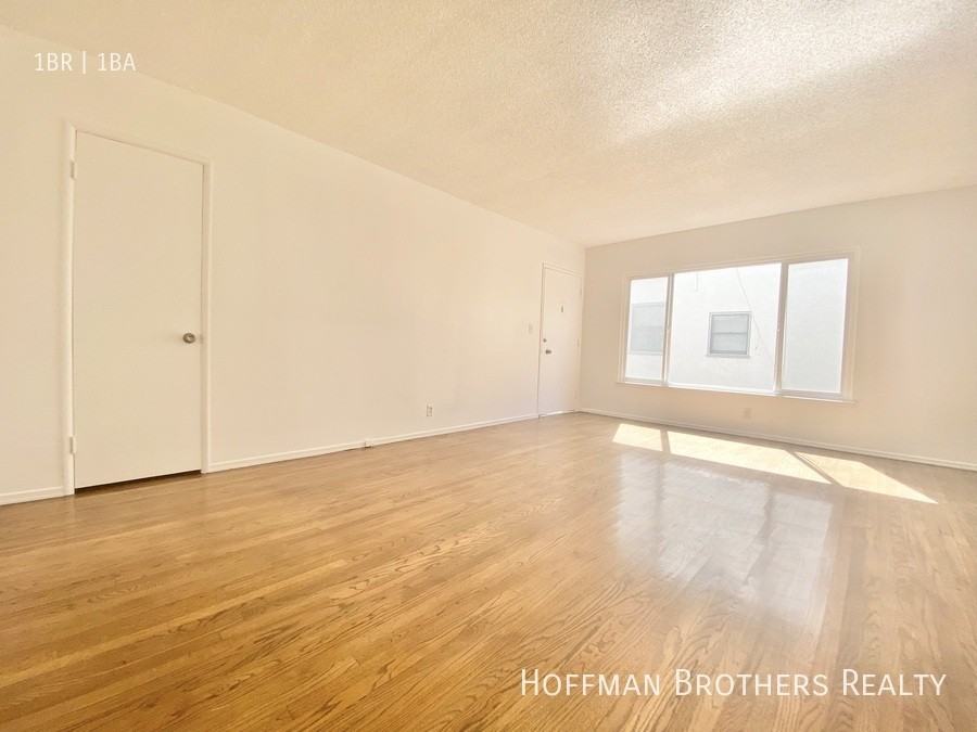 1162 N Orange Grove Ave #3 - Photo 5 of 12