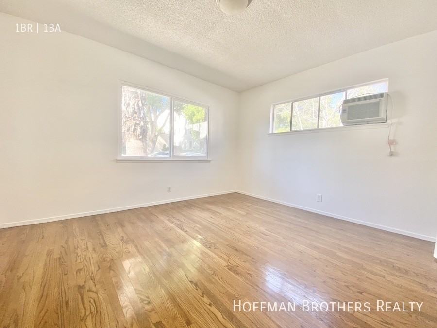 1162 N Orange Grove Ave #3 - Photo 6 of 12