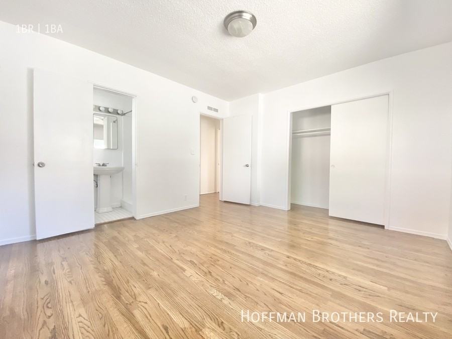 1162 N Orange Grove Ave #3 - Photo 7 of 12