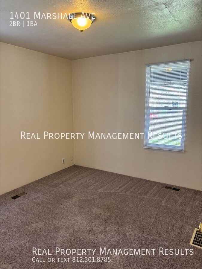 1401 Marshall Ave - Photo 4 of 13