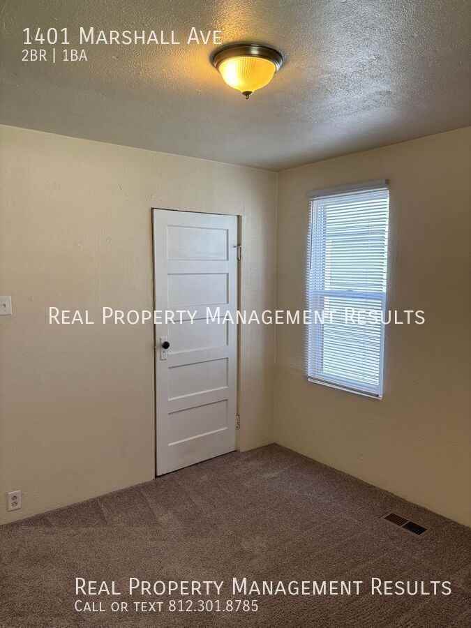 1401 Marshall Ave - Photo 5 of 13