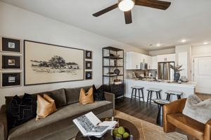 featured image of 961 Gateway Dr