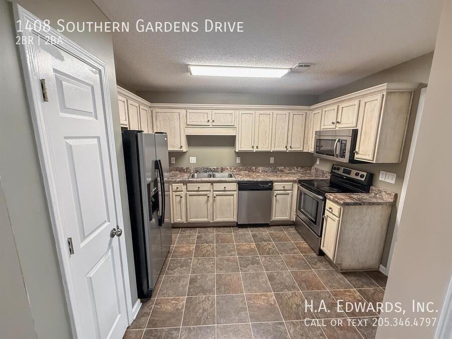 1408 Southern Gardens Dr - Photo 4 of 16