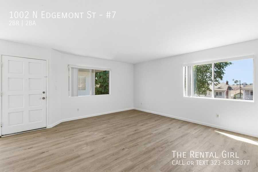 1002 N Edgemont St #7 - Photo 4 of 23