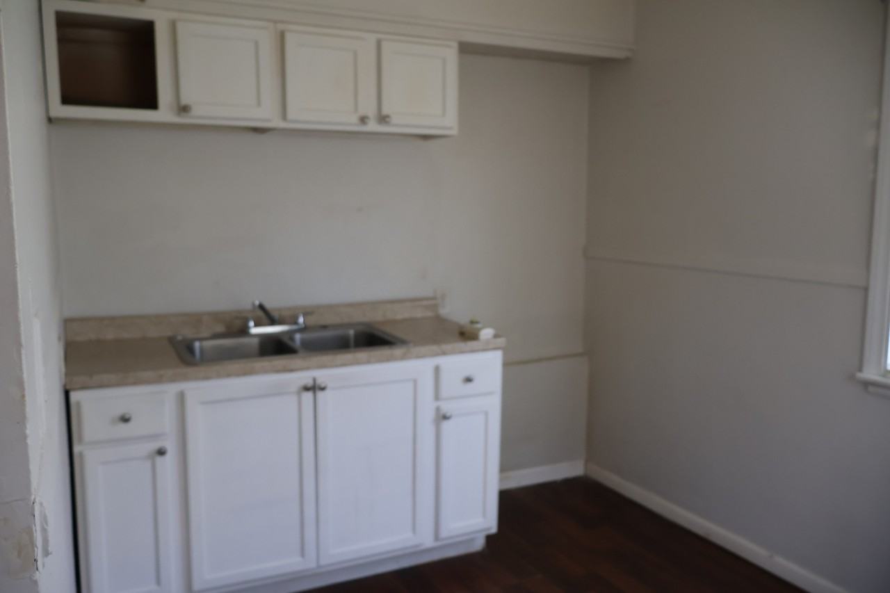 2572 Van Buren Pl #1 - Photo 3 of 6