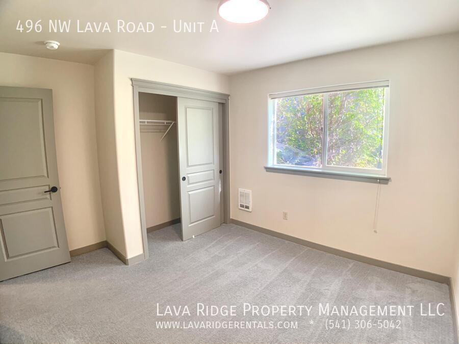 496 Nw Lava Rd #A - Photo 5 of 18