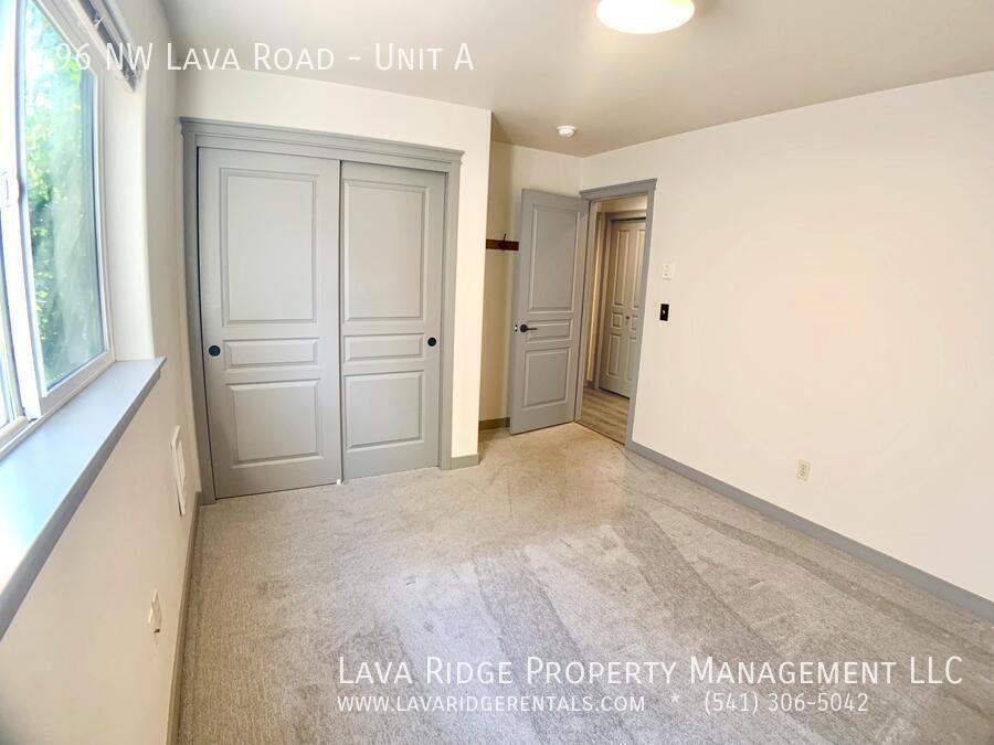 496 Nw Lava Rd #A - Photo 6 of 18