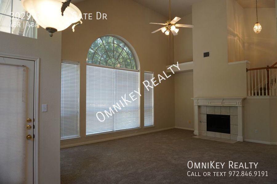 3029 Golden Gate Dr - Photo 3 of 33