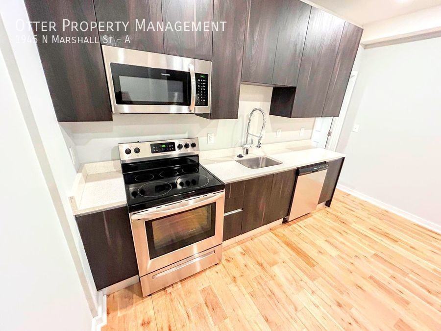 1945 N Marshall St #A - Photo 5 of 41