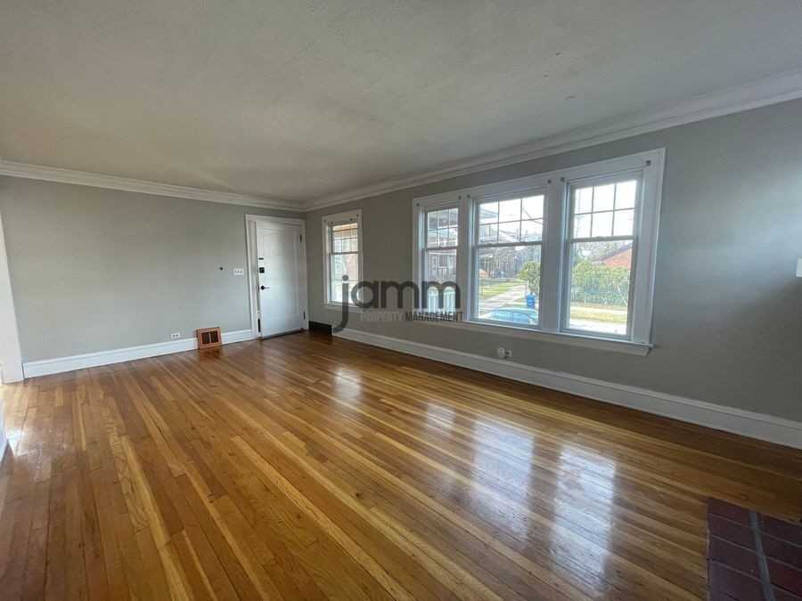 1143 Cranford Ave Lowr - Photo 7 of 11