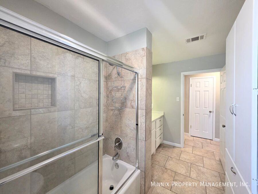 3216 Camarie Ave - Photo 7 of 18