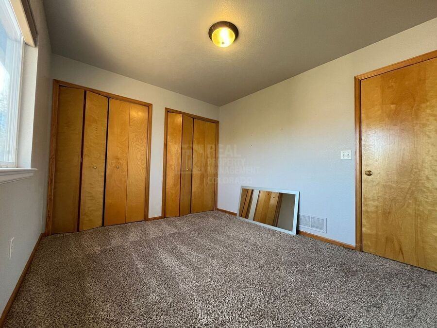 1044 Winona Cir - Photo 7 of 18