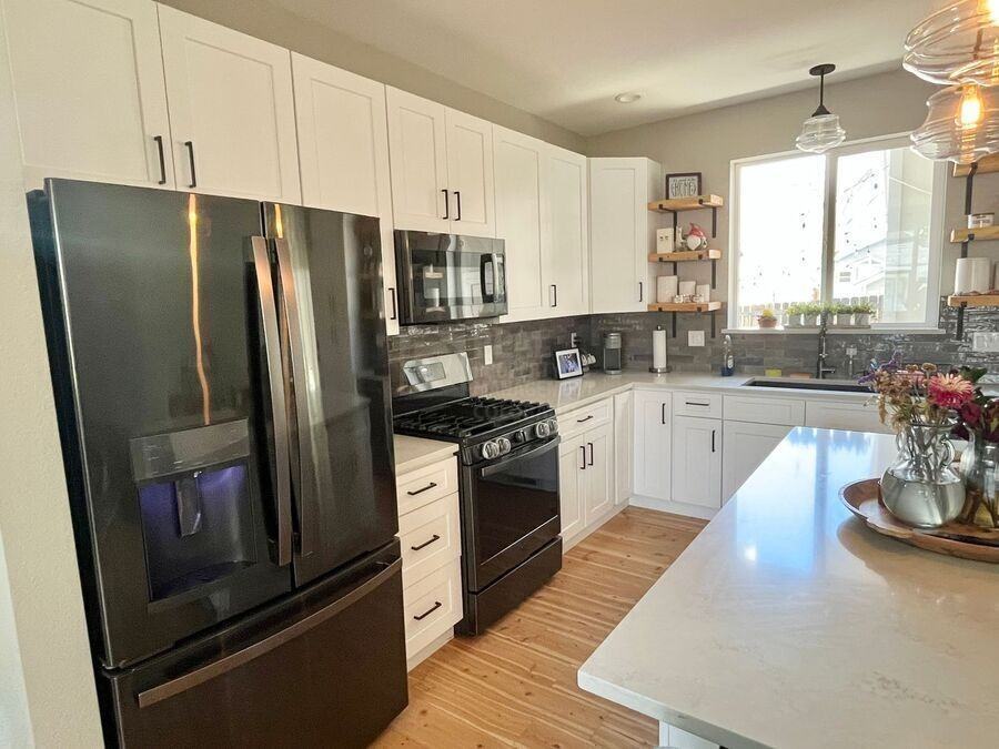 2110 W Pikes Peak Ave - Photo 5 of 15