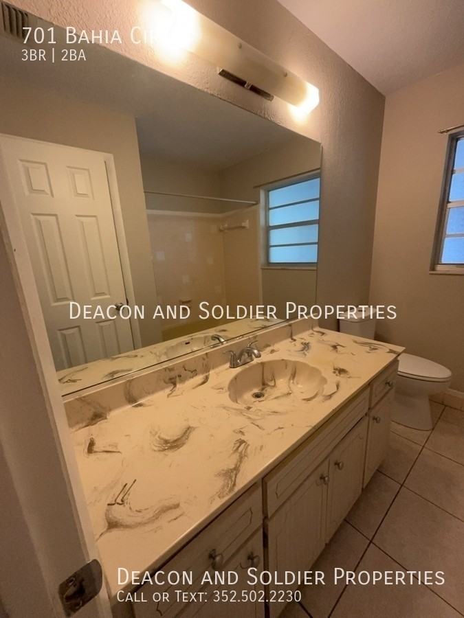 701 Bahia Cir - Photo 6 of 10