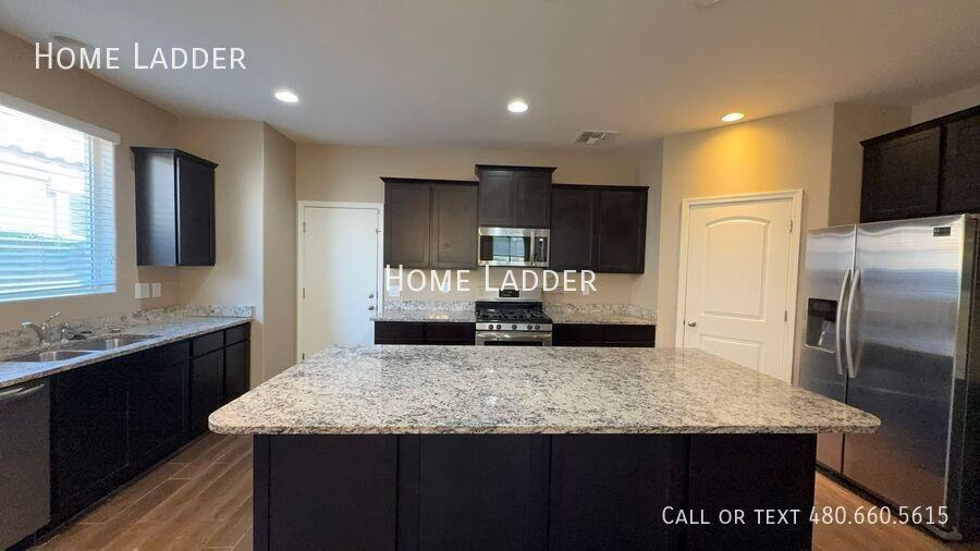 14844 N 171st Dr - Photo 6 of 23