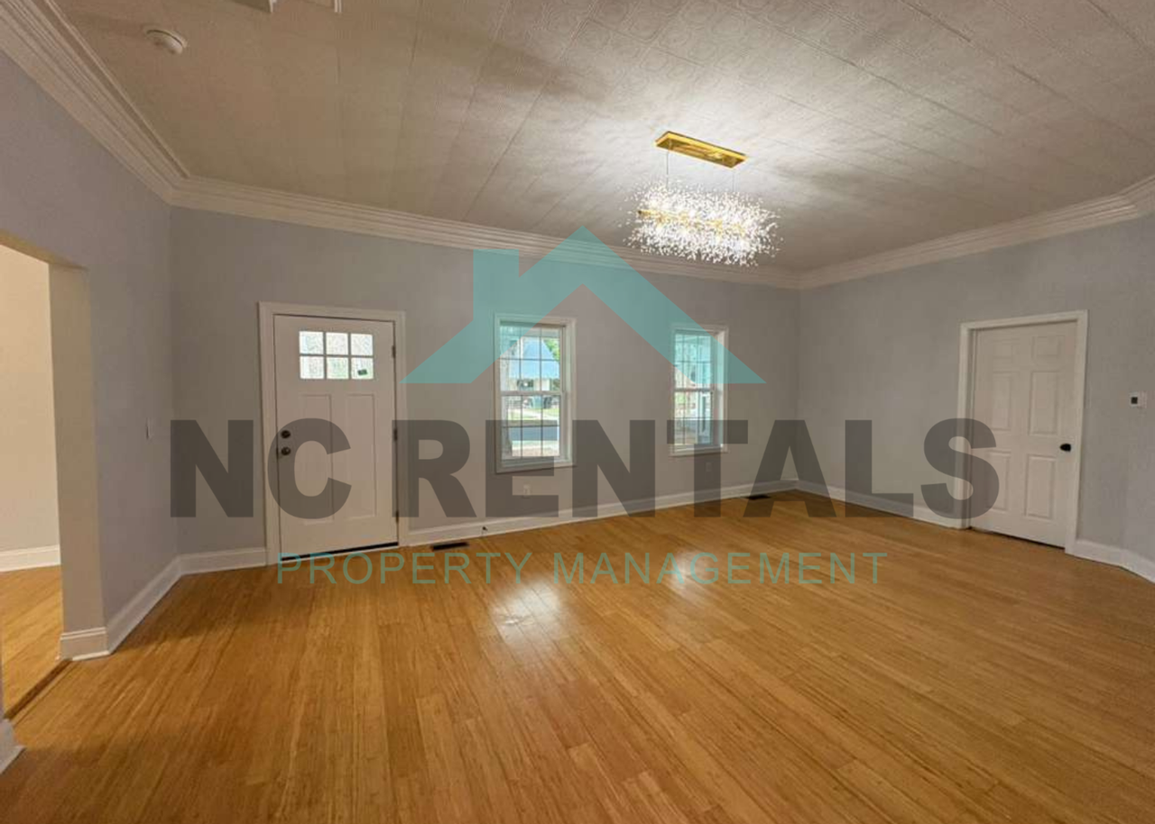 234 S Academy St - Photo 5 of 49