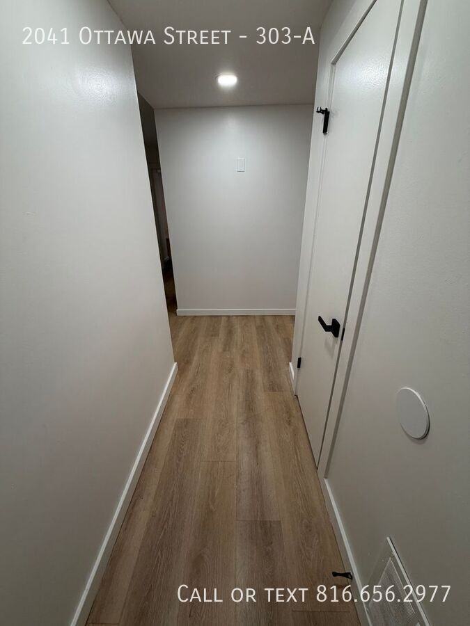 2041 Ottawa St #303A - Photo 3 of 34