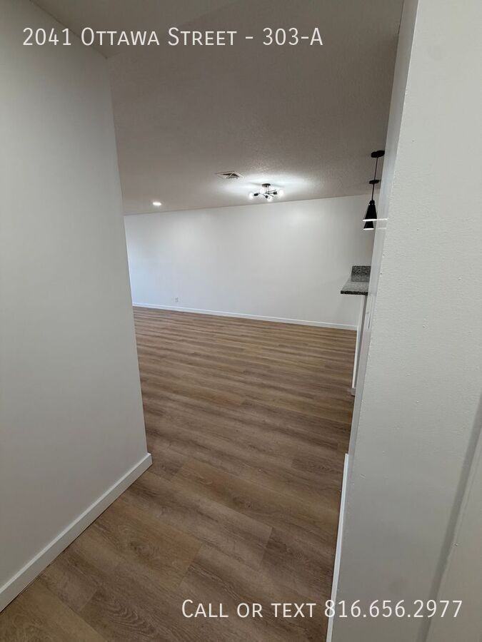 2041 Ottawa St #303A - Photo 4 of 34