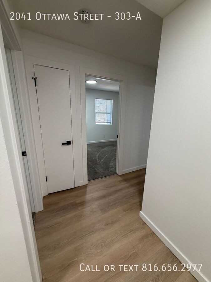 2041 Ottawa St #303A - Photo 5 of 34