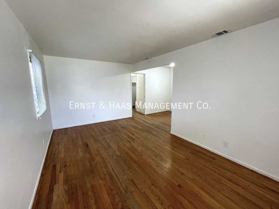 484 E Louise St - Photo 3 of 11