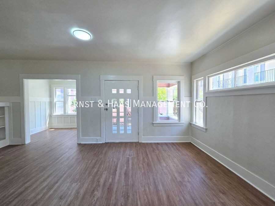 1027 1/2 E Ocean Blvd - Photo 4 of 19