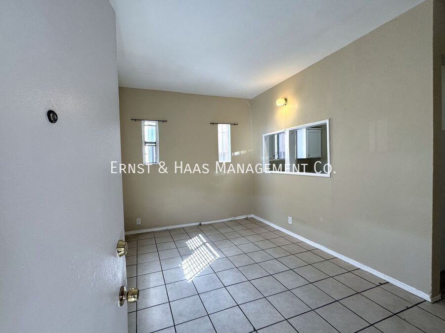 9518 California Ave #02 - Photo 2 of 11