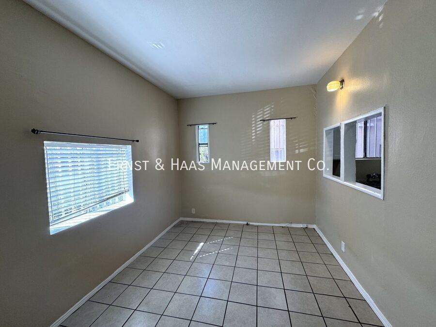 9518 California Ave #02 - Photo 3 of 11