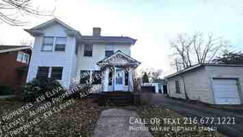 featured image of 1462 Maple Rd #1