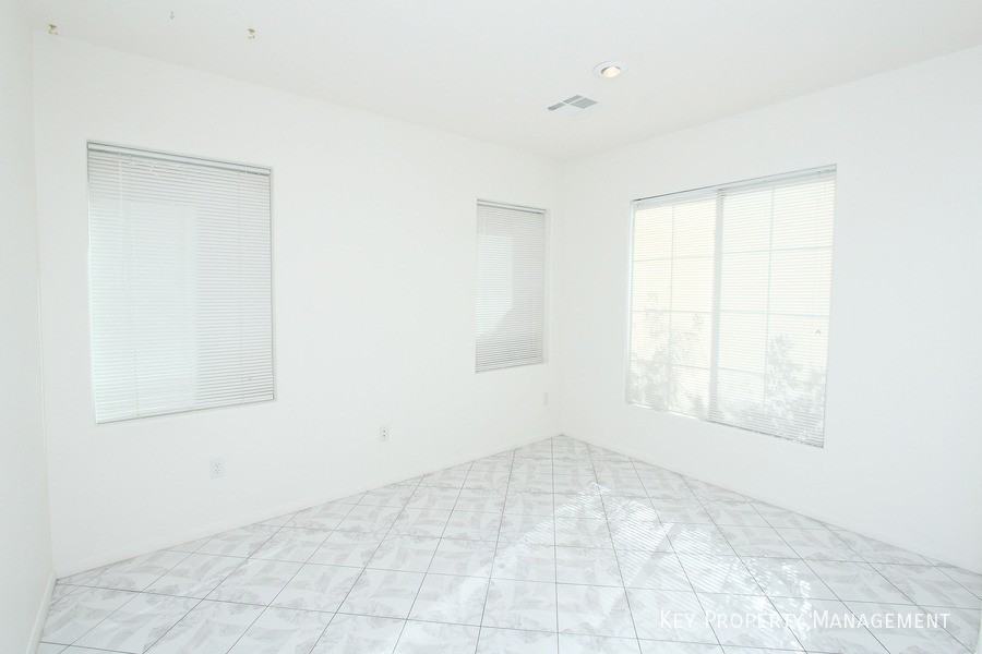 5830 Willow Trace Ave - Photo 4 of 17