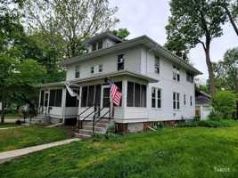 featured image of 609 S Prairie St