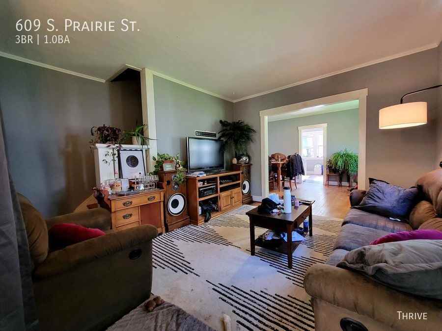 609 S Prairie St - Photo 2 of 13