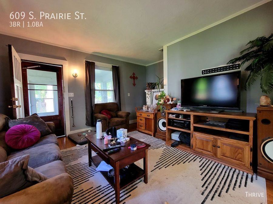 609 S Prairie St - Photo 3 of 13