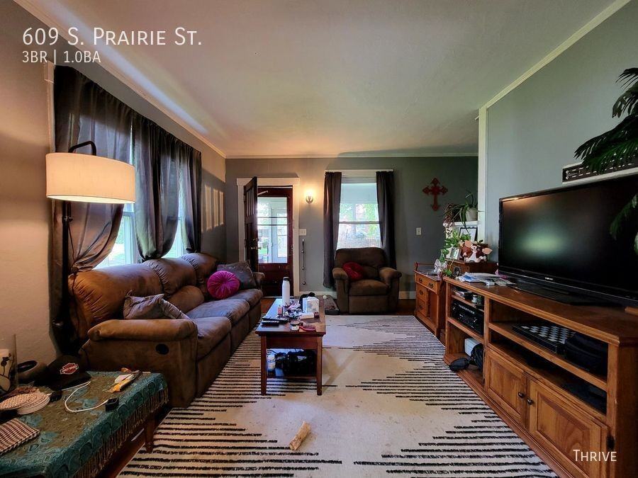 609 S Prairie St - Photo 4 of 13