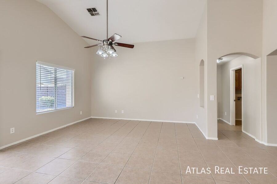 6524 W Hilton Ave - Photo 3 of 16