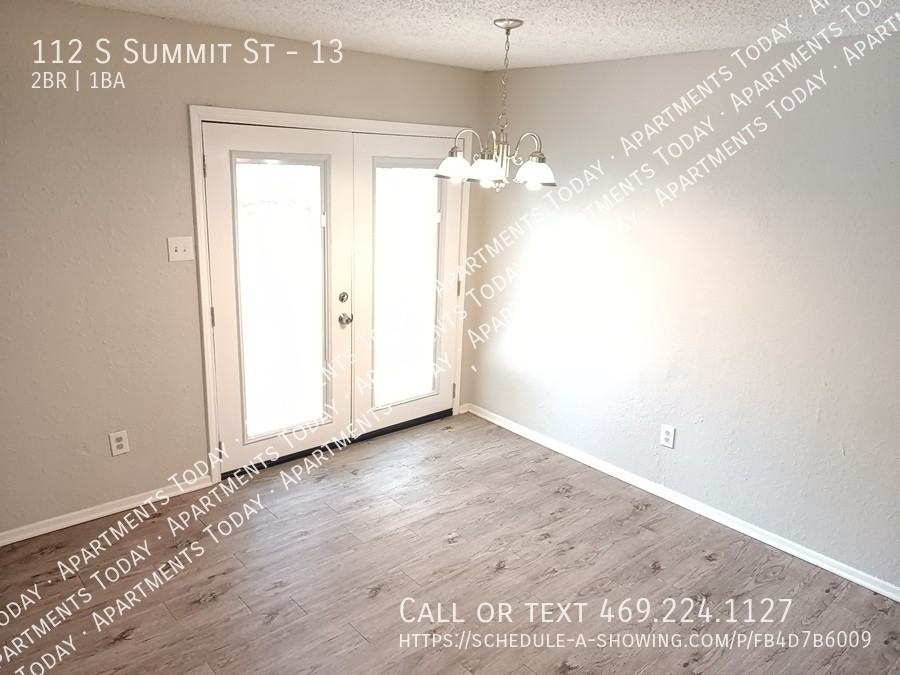 112 S Summit St #13 - Photo 2 of 11