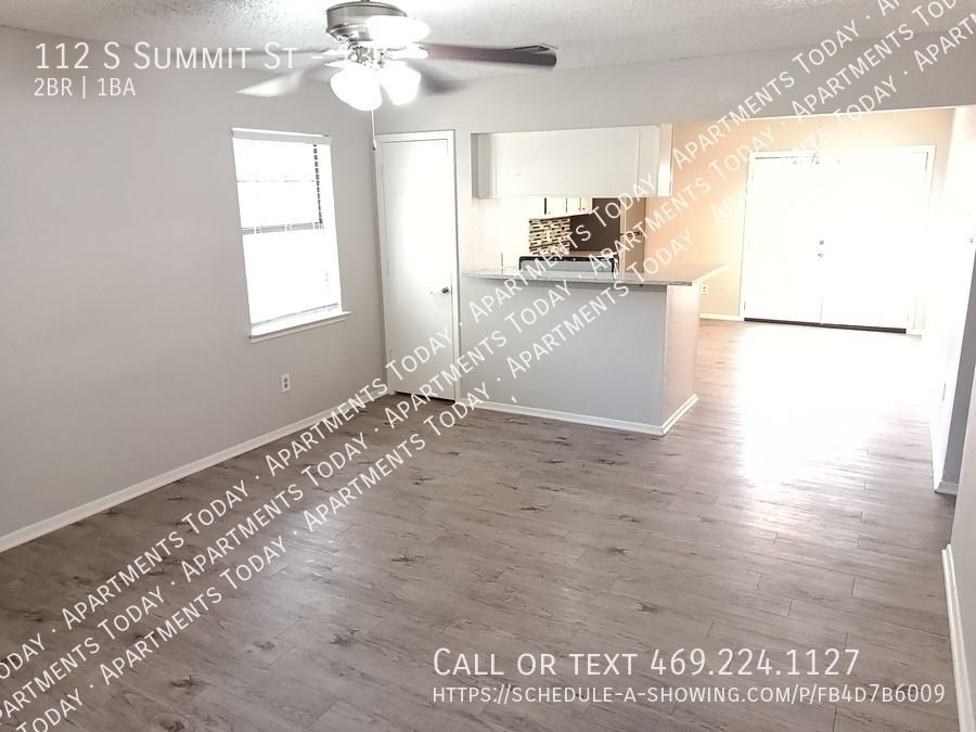 112 S Summit St #13 - Photo 4 of 11