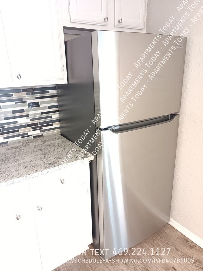 112 S Summit St #13 - Photo 5 of 11