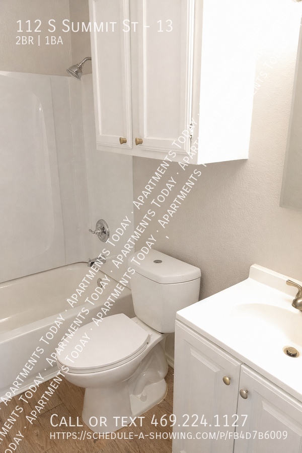 112 S Summit St #13 - Photo 6 of 11