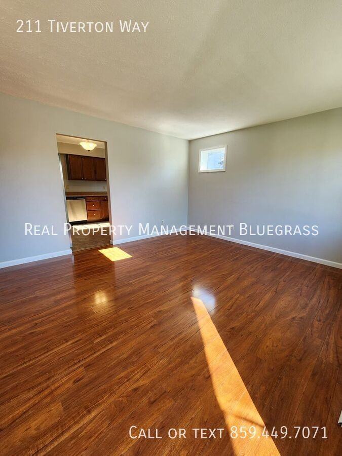 211 E Tiverton Way - Photo 3 of 21