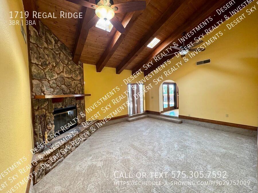 1719 Regal Rdg - Photo 4 of 50